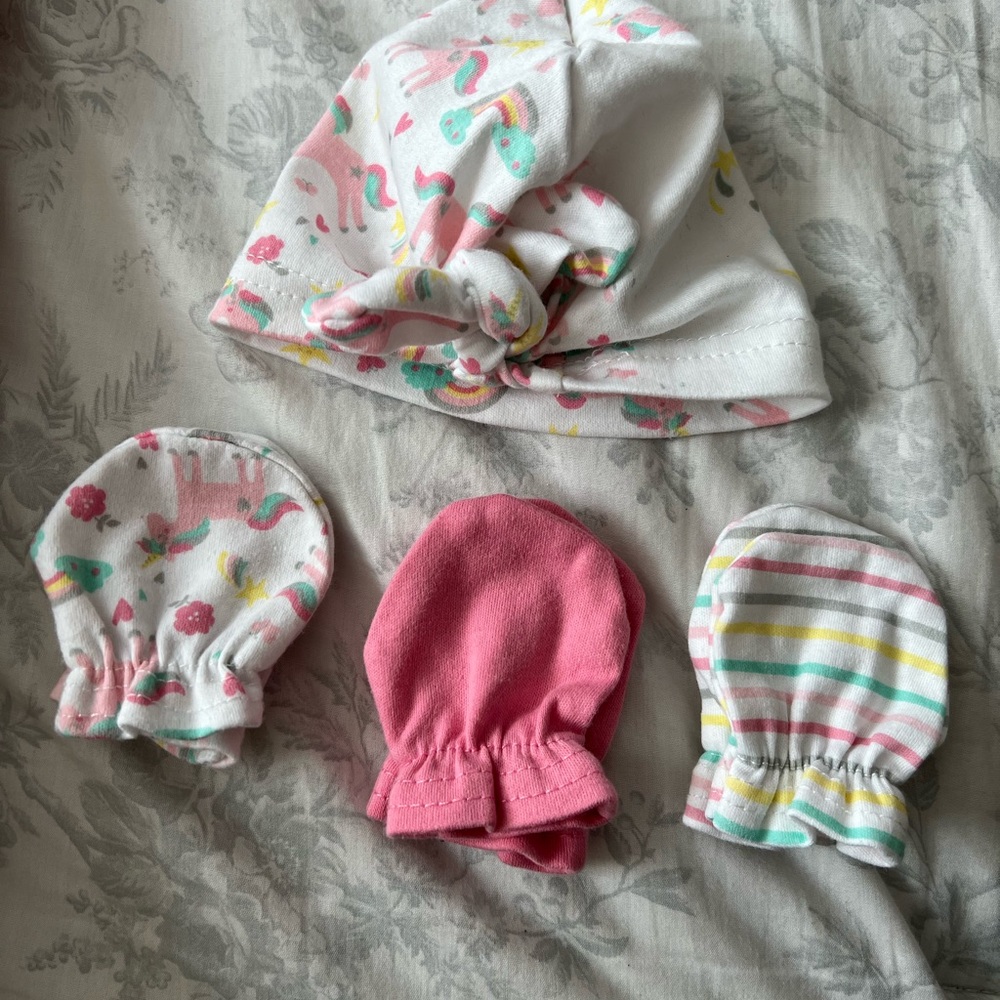 SOLD‼️Colorful Baby Hat and Mittens Set